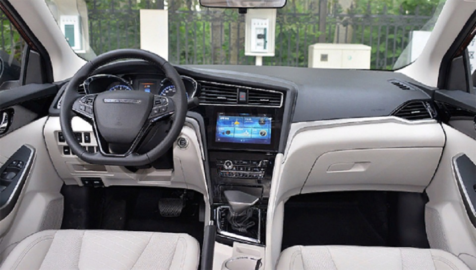 В Китае стартовали продажи перелицованного седана Nissan Sentra