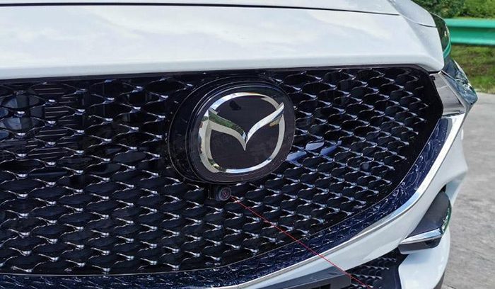 Появились фотографии обновлённого кросс-купе Mazda CX-4