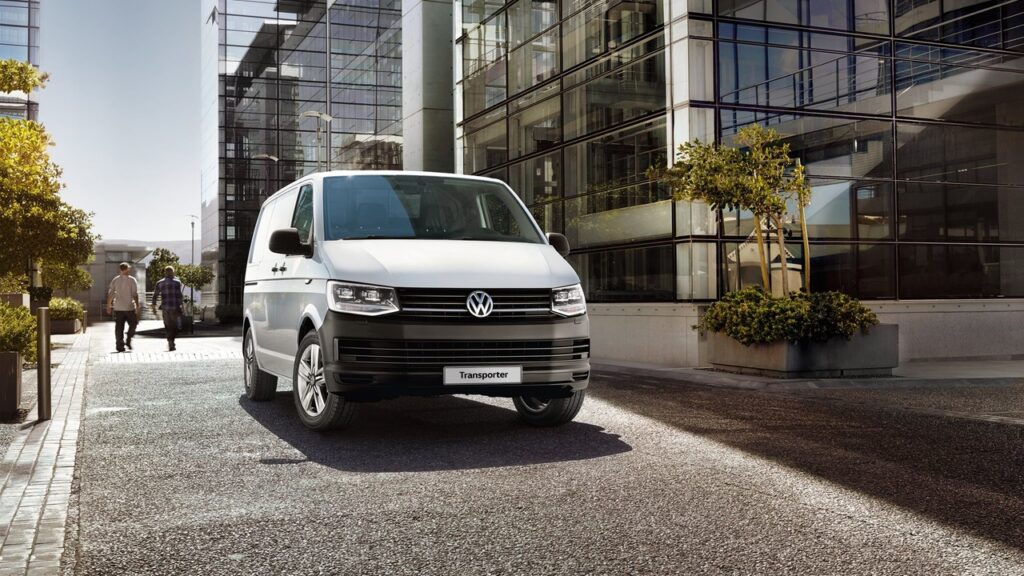 Volkswagen начинает поставки на рынок РФ LCV с двигателями «Евро-6»