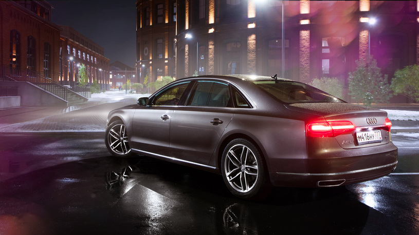 Audi привезла в Россию версию седана Audi A8 с новым мощным двигателем