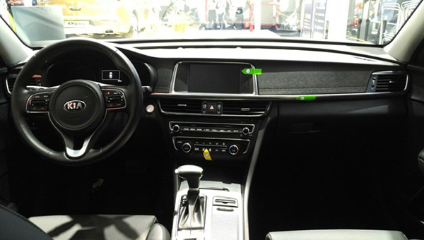 Рестайлинговый гибридный седан Kia К5 появится на рынке летом