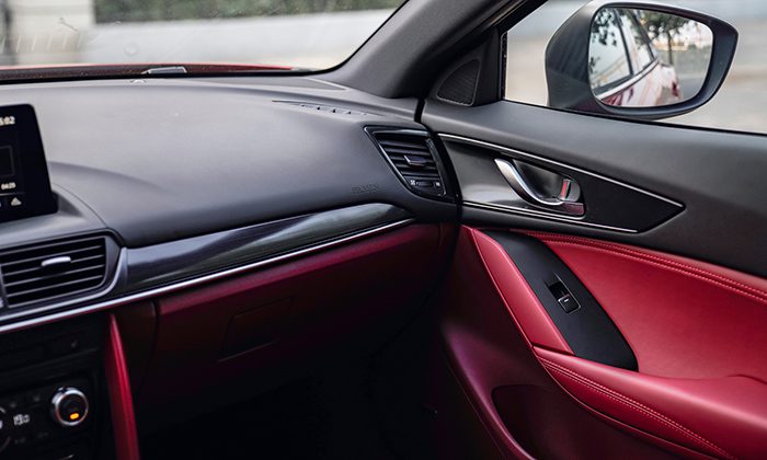 Mazda показала обновленную модель Mazda CX-4