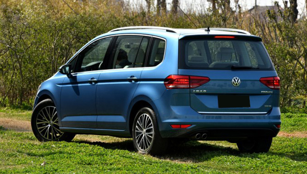 Обновленный Volkswagen Touran L добрался до дилеров