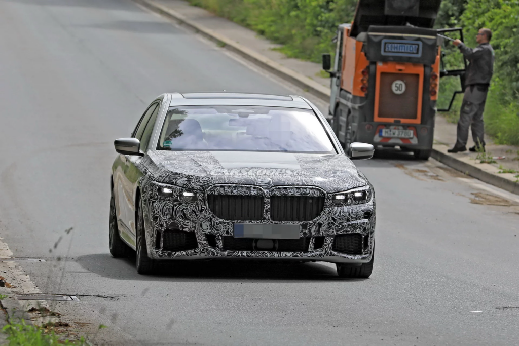 BMW вывела на тесты обновленный седан BMW 7-Series