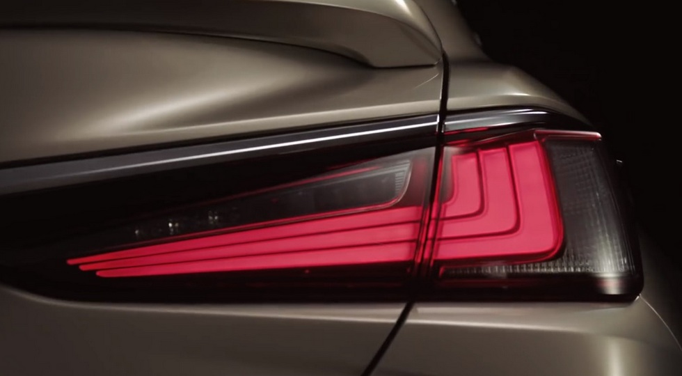 Lexus официально рассекретила новое поколение седана Lexus ES‍