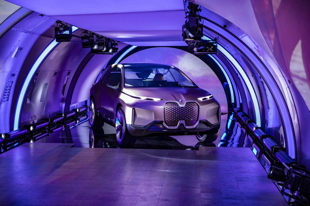 BMW представила беспилотный электромобиль BMW Vision iNEXT