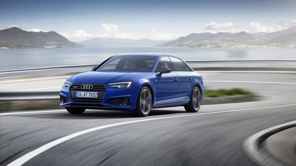 Audi презентовала седан A4 и универсал A4 Avant‍ 2019 модельного года