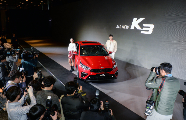 Kia представила новое поколение седана Kia K3 с новым двигателем