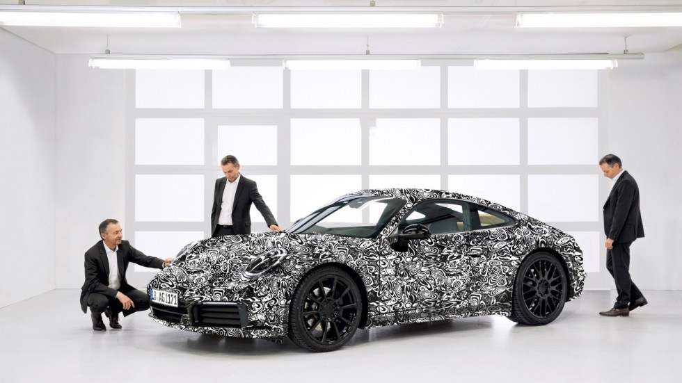 Компания Porsche показала новое поколение купе Porsche 911