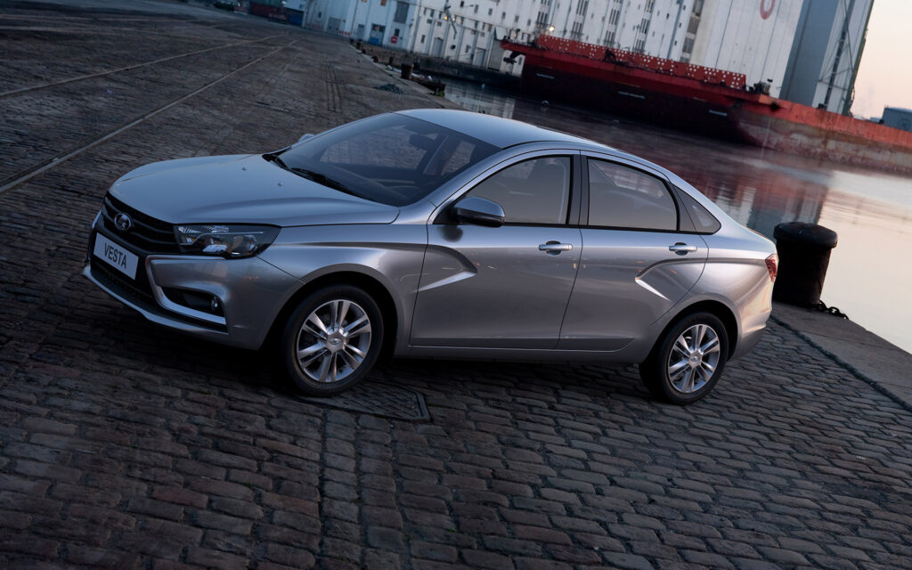 LADA Vesta впервые стала самым продаваемым автомобилем в России