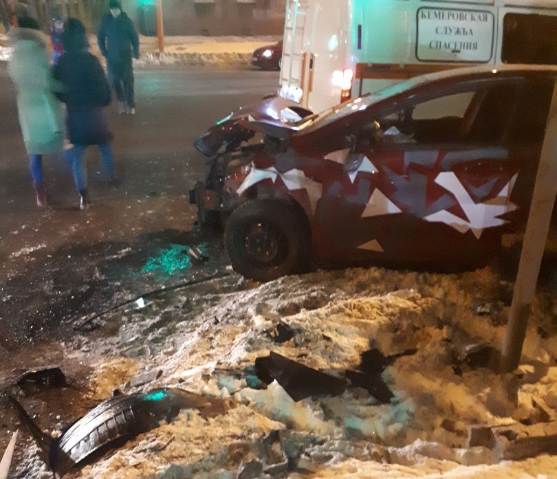 Три человека пострадали в ДТП «ВАЗ 2110» и Hyundai в Кемерове
