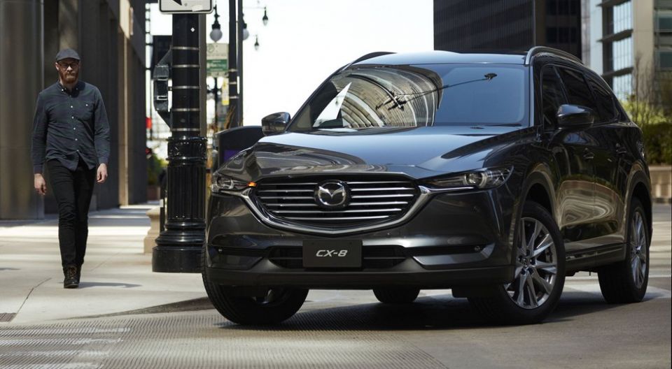 Спрос на новый кроссовер Mazda CX-8 продолжает расти