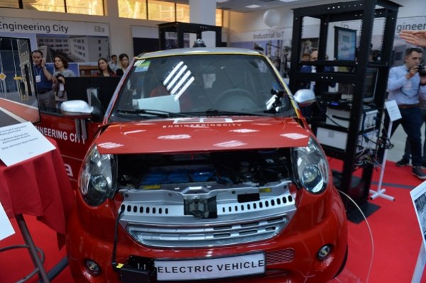 В Ереване презентовали первый электромобиль армянской сборки
