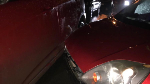 Пьяный водитель без прав врезался в припаркованные автомобили в Саратове