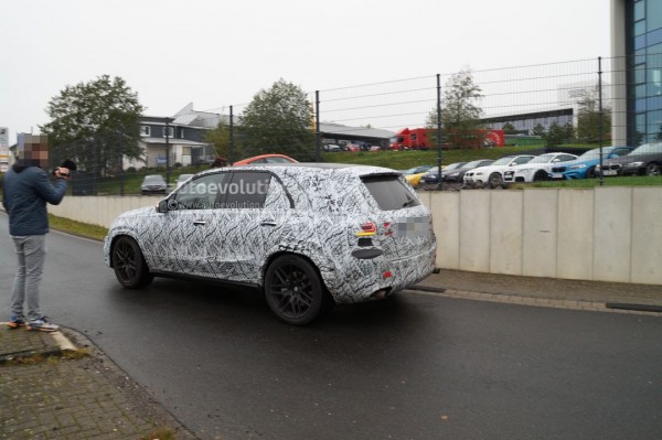 Обновленный внедорожник Mercedes-AMG GLE 63 2019 заметили на тестах