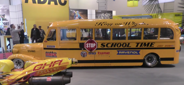 В Германии представили 25 000-сильный школьный автобус