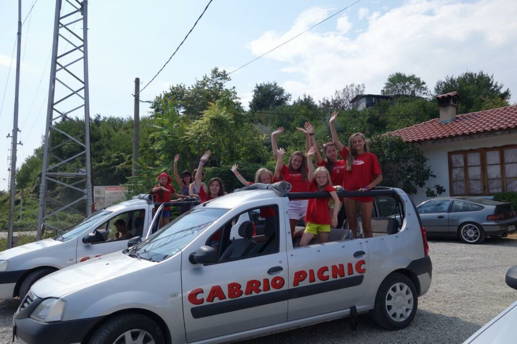 Тюнеры из Болгарии представили кабриолет Lada Largus