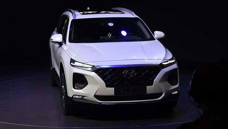 Удлиненный Hyundai Santa Fe 2019 получил сканеры отпечатка пальцев