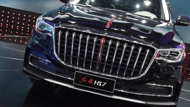 FAW превратила Toyota Crown в премиальный внедорожник Hongqi HS7