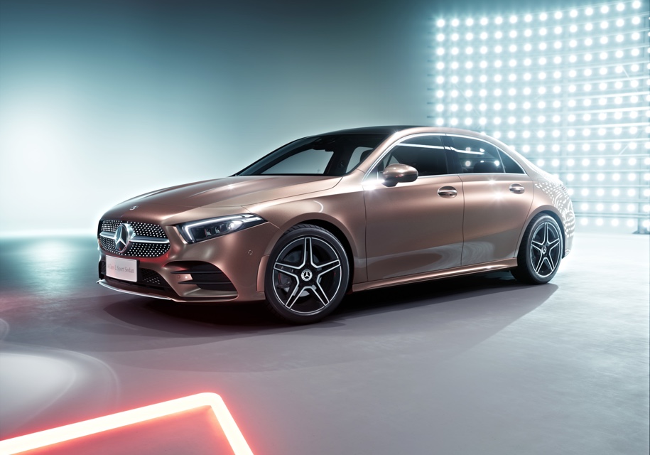 Компания Mercedes-Benz представила новый седан A-Class