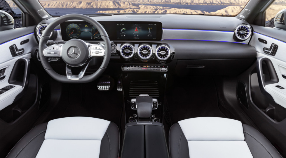 Хэтчбек Mercedes A-Class новой генерации представлен официально‍