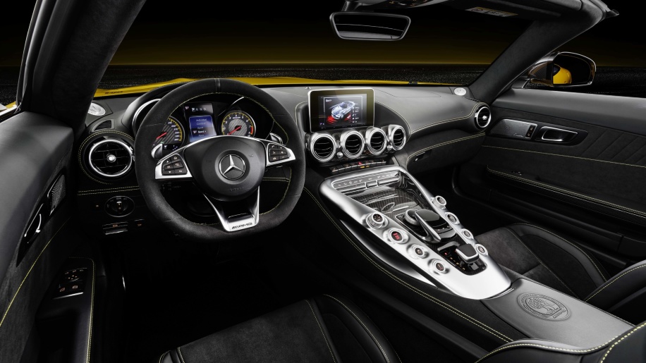 Mercedes-Benz представила новый родстер AMG GT S Roadster