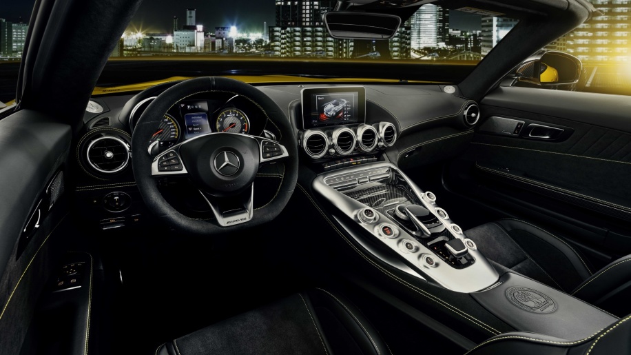 Mercedes-Benz представила новый родстер AMG GT S Roadster