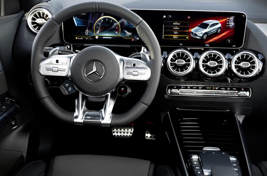 Mercedes-Benz презентовал новый кроссовер GLA