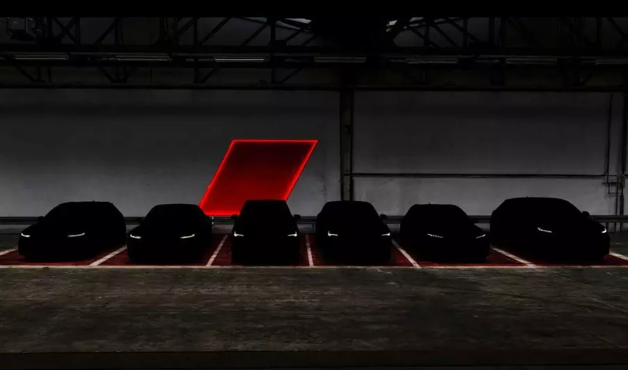 Audi анонсировала тизером шесть новых моделей RS