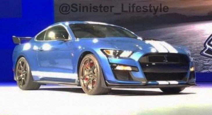 Ford представит Ford Mustang Shelby GT500 на автосалоне в Детройте