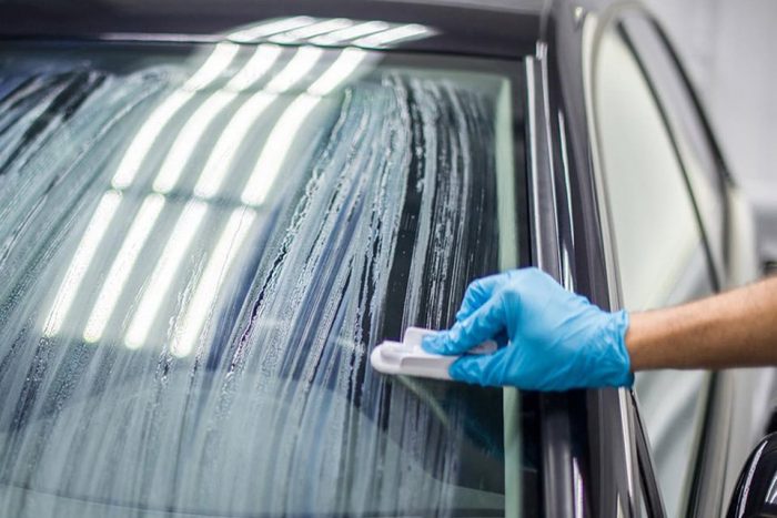 Защитное покрытие на лобовое стекло автомобиля
