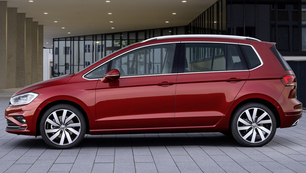 Озвучены цены на обновленный минивэн Volkswagen Golf Sportsvan