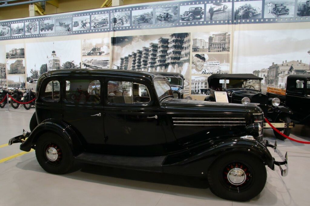 Шестицилиндровая «Эмка» пополнила коллекцию музея автомобильной техники УГМК