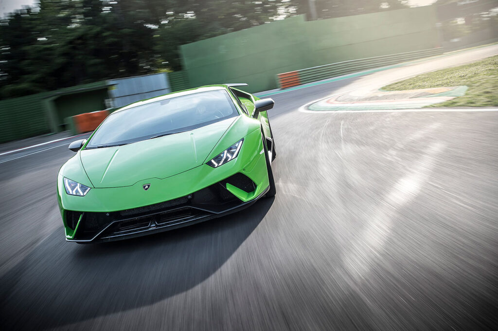 Продажи Lamborghini на мировом рынке выросли в 1,5 раза