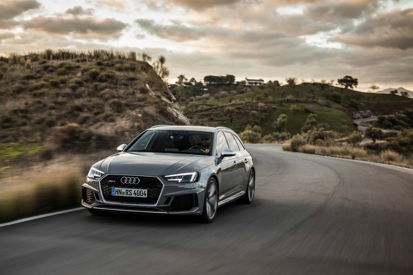 Audi опубликовала фото нового «заряженного» универсала RS4 Avant