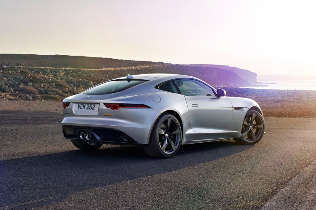 Главный дизайнер Jaguar намерен создать F-Type в кузове седан