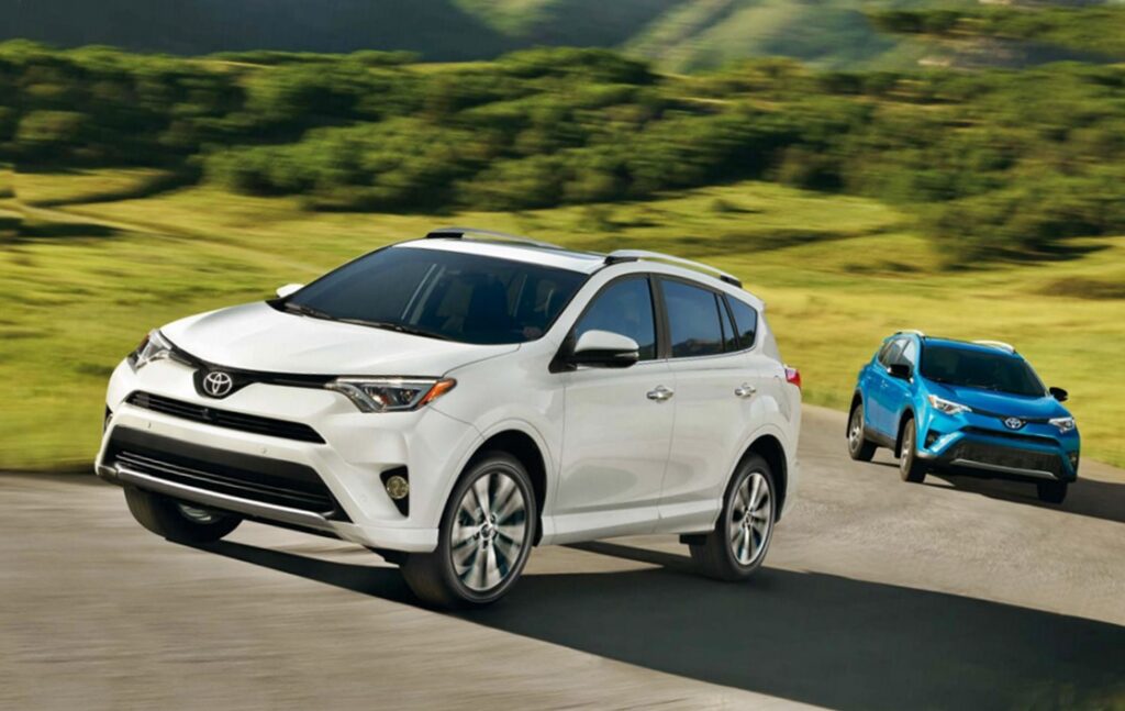 Toyota RAV4 стала мировым лидером по продажам в сегменте SUV
