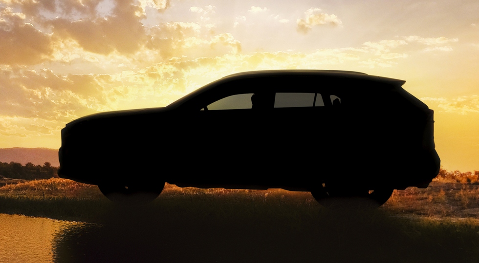 Toyota показала первое изображение нового кроссовера RAV4