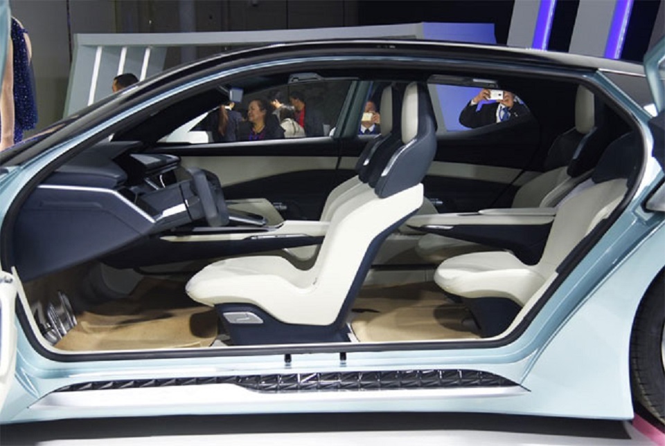 Представлен новый китайский электромобиль LvChi Urano