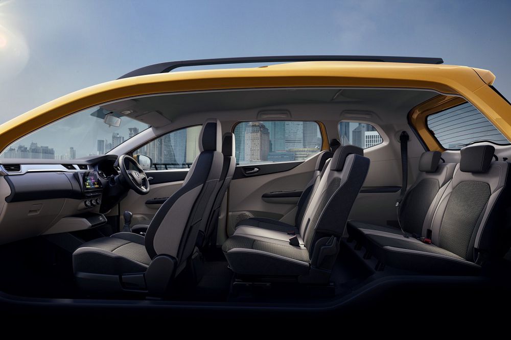 Названа стоимость нового семиместного компактвэна Renault Triber