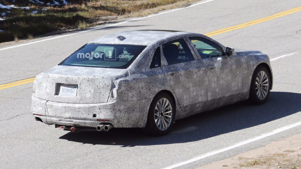 Седан Cadillac CT6 2018 модельного года заметили на дорожных тестах‍