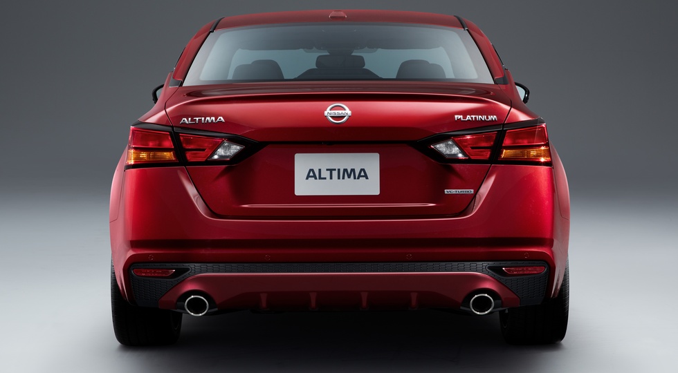 Nissan официально представил седан Altima нового поколения
