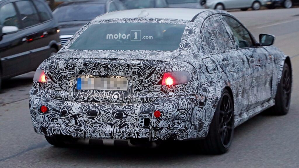 Новое поколение BMW M3 впервые заметили на тестах