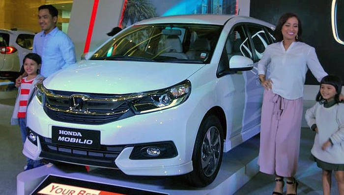 Honda представила в Индонезии обновленный компактвэн Mobilio