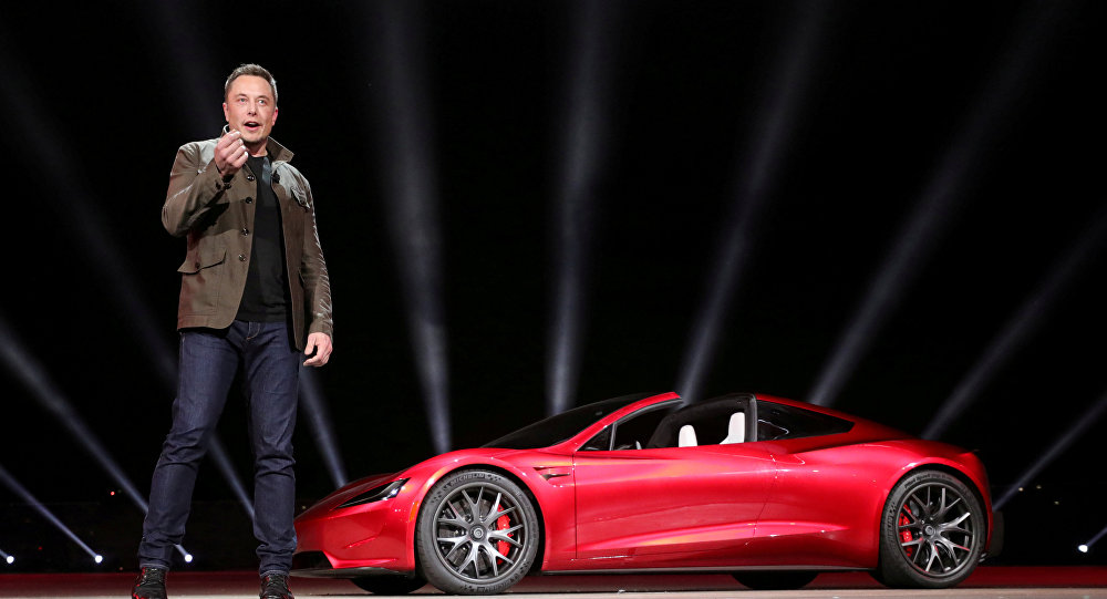 Илон Маск анонсировал электромобиль Tesla по цене двух «Логанов»