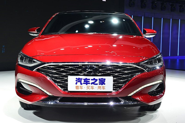 В Сети рассекречен салон нового молодежного купе Hyundai Lafesta