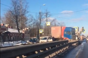 Массовая авария парализовала движение по Рябовскому шоссе