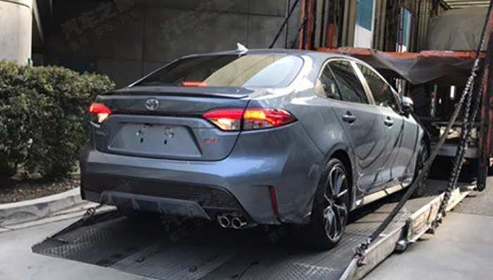 Toyota привезла седан Toyota Corolla 2019 на автосалон в Лос-Анджелесе