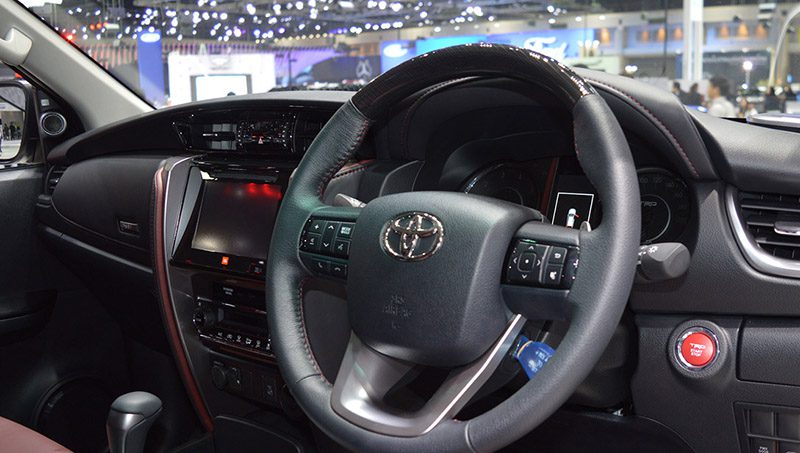 Toyota представила в Таиланде обновленный Toyota Fortuner TRD Sportivo 2