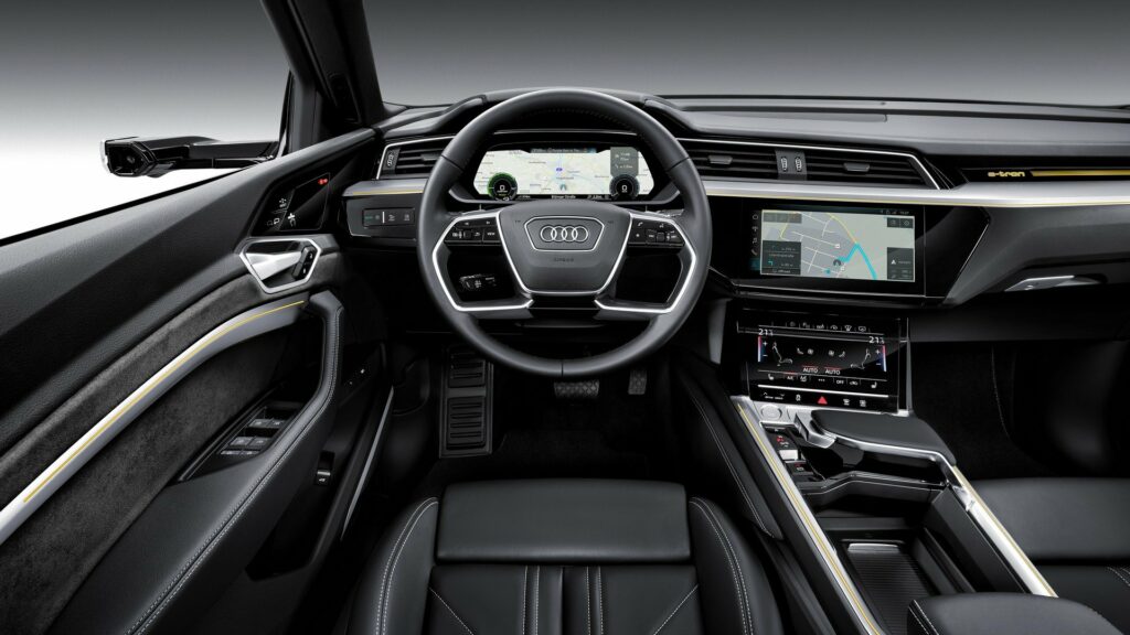 Audi представила серийный электрический кроссовер Audi E-Tron